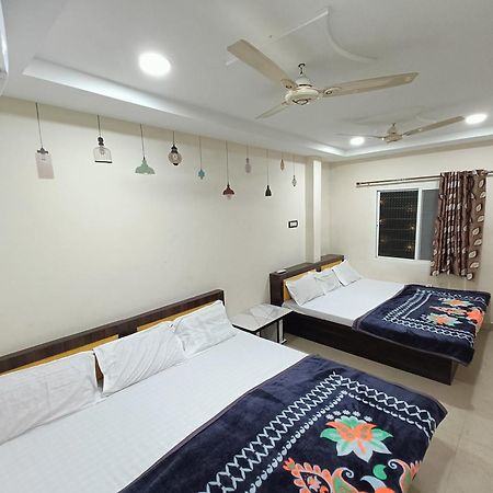 Hotel Shipra Inn Ujjain Exteriör bild
