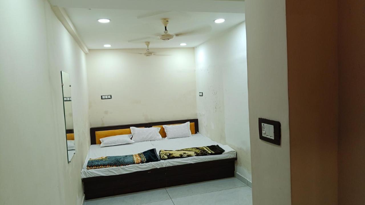 Hotel Shipra Inn Ujjain Exteriör bild
