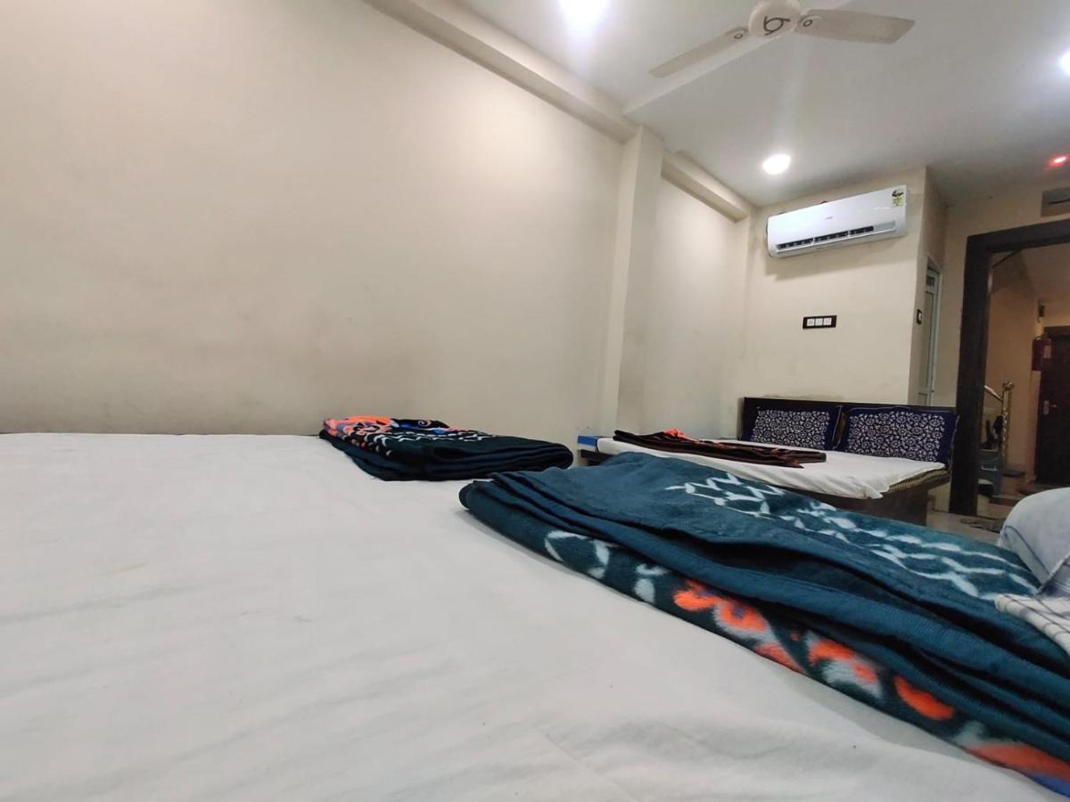Hotel Shipra Inn Ujjain Exteriör bild