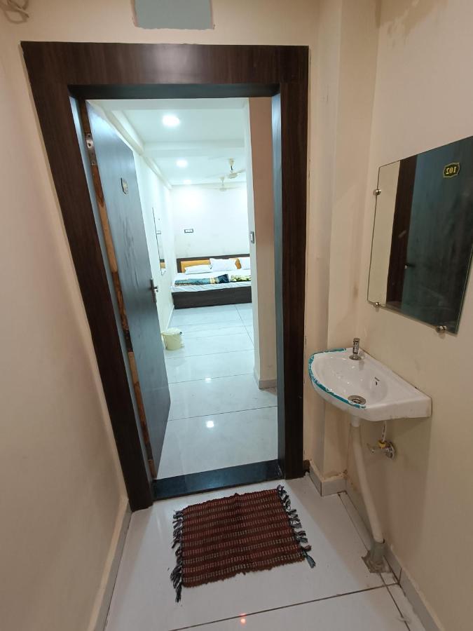 Hotel Shipra Inn Ujjain Exteriör bild