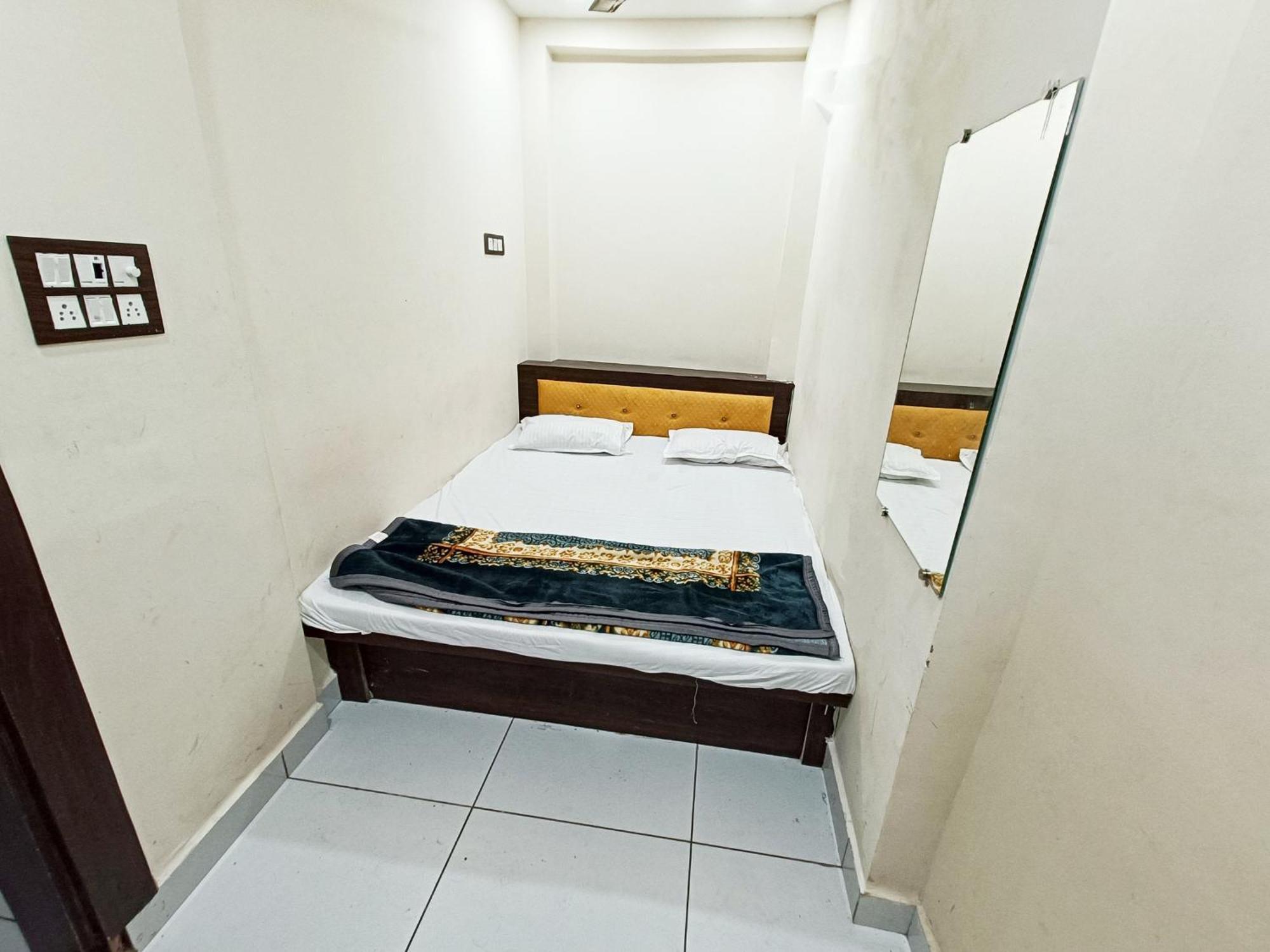 Hotel Shipra Inn Ujjain Exteriör bild